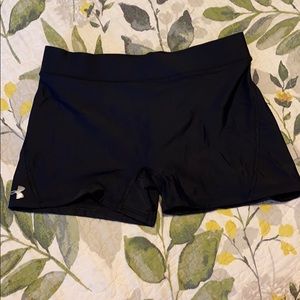 Under Armor women’s medium black shorts